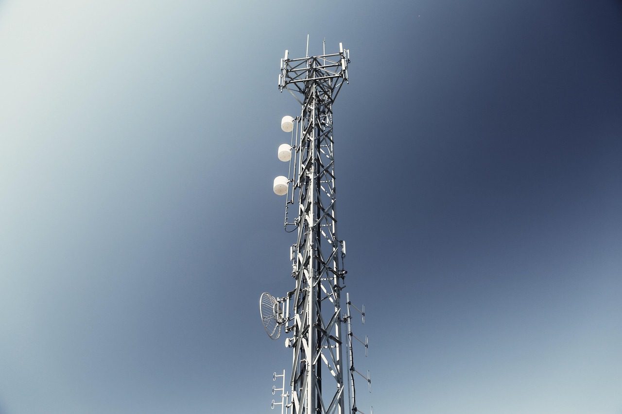 The Blurbs of Wireless Towers – Why Hiring a Cell Tower Lease Consultant is Beneficial for Landowners